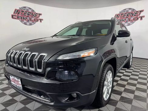 Used 2015 Jeep Cherokee Latitude w/ Cold Weather Group image 3