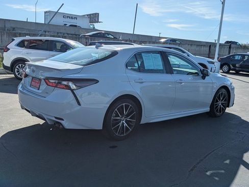 Used 2023 Toyota Camry SE image 8