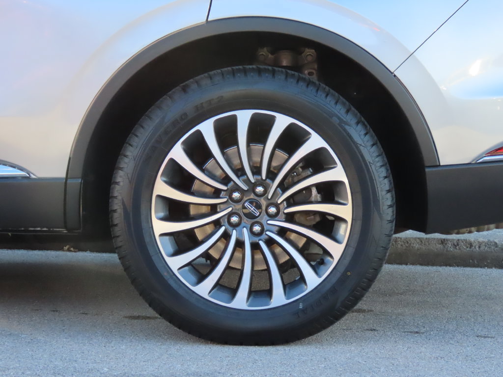 Used 2023 Lincoln Aviator AWD w/ Premium Package image 15