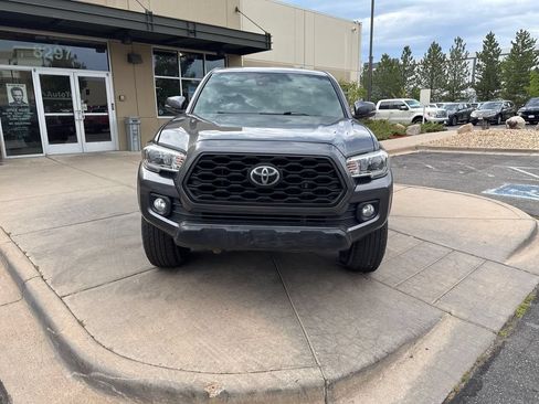 Used 2020 Toyota Tacoma TRD Off-Road w/ Technology Package AWD/4WD image 3
