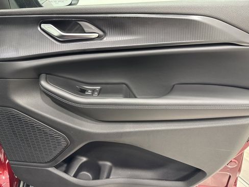 New 2025 Jeep Grand Cherokee Laredo X w/ Luxury Tech Group I image 15