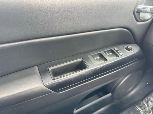 Used 2015 Jeep Patriot High Altitude image 32