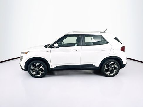 Used 2024 Hyundai Venue SEL image 4