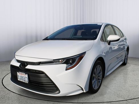 Used 2024 Toyota Corolla LE image 4