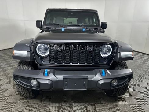 Used 2024 Jeep Wrangler Unlimited image 8