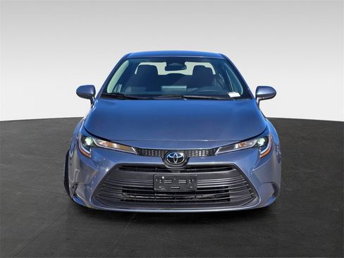 Used 2024 Toyota Corolla LE image 2
