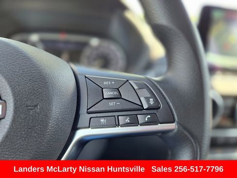 Used 2025 Nissan Sentra SV FWD image 23