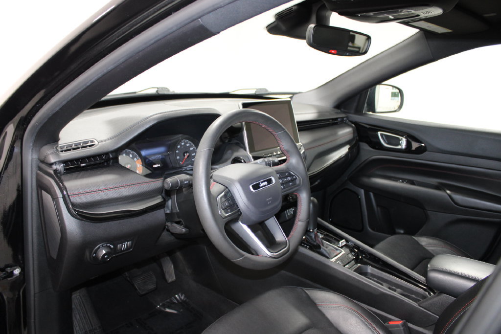 Used 2024 Jeep Compass Trailhawk AWD/4WD image 18