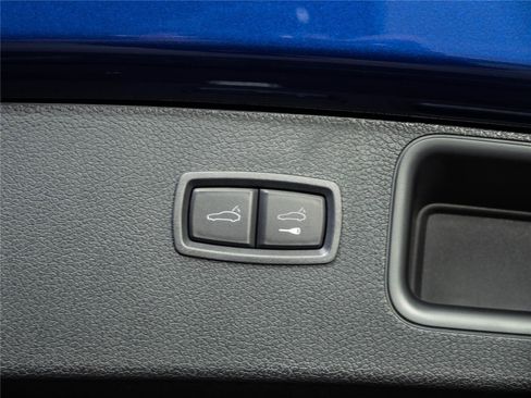 New 2026 Porsche Macan Turbo AWD/4WD image 32