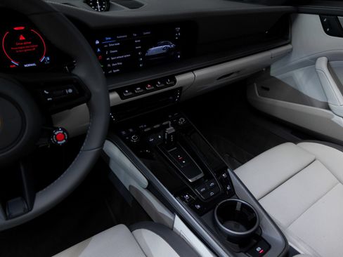 Certified 2026 Porsche 911 Carrera RWD image 6