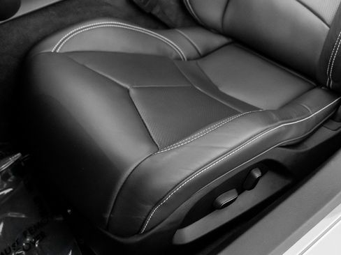 Used 2023 Chevrolet Corvette Stingray Coupe w/ Z51 Performance Package image 28