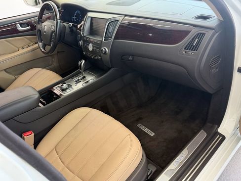 Used 2012 Hyundai Equus Signature RWD image 17
