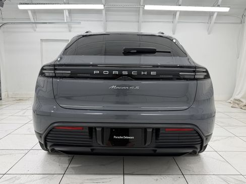 Used 2025 Porsche Macan 4S Electric AWD/4WD image 13