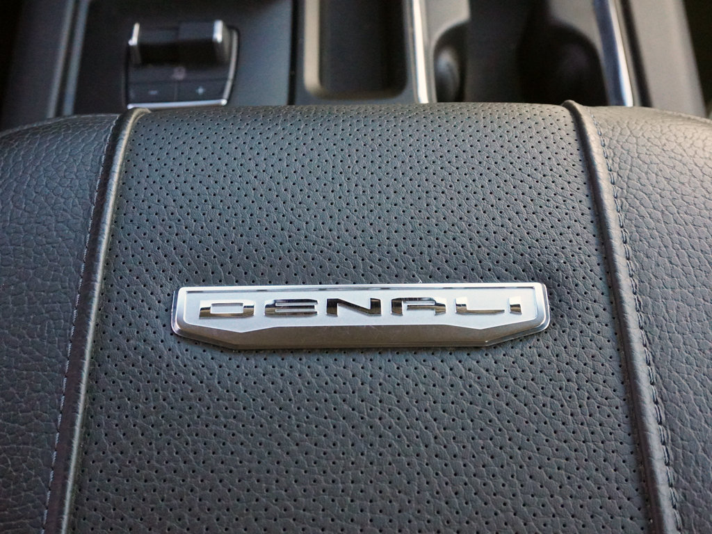 Used 2025 GMC Sierra 3500 Denali w/ Denali Reserve Package AWD/4WD image 58