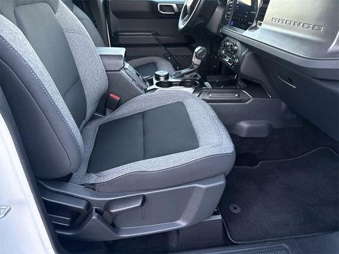 Used 2025 Ford Bronco Big Bend image 14
