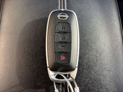 Used 2025 Nissan Sentra SV image 28