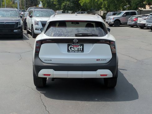 New 2025 Nissan Kicks SR w/ Illumination Package image 5