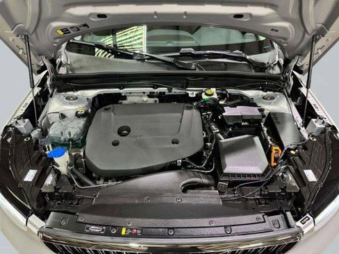 Used 2023 Volvo XC40 B5 Plus w/ Driver Assist Package AWD/4WD image 55