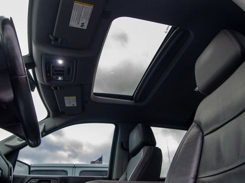 Used 2019 Chevrolet Silverado 1500 RST image 25