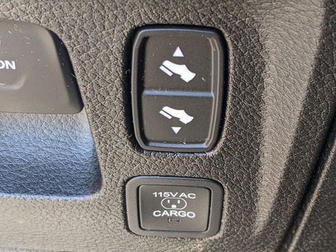 Used 2022 RAM 1500 Limited w/ Trailer Tow Group image 18