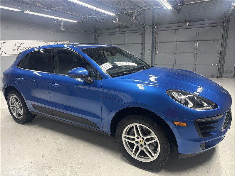 Used 2018 Porsche Macan AWD/4WD image 8