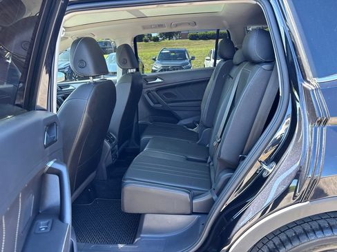Certified 2023 Volkswagen Tiguan SE w/ Panoramic Sunroof Package FWD image 25
