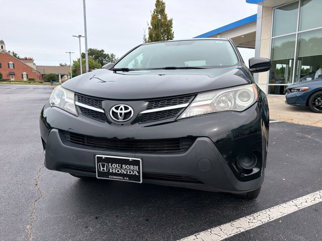 Used 2015 Toyota RAV4 LE AWD/4WD image 2