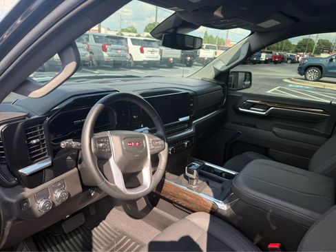 Used 2023 GMC Sierra 1500 Elevation RWD image 4