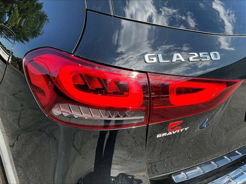 Used 2023 Mercedes-Benz GLA 250 w/ Premium Package image 21