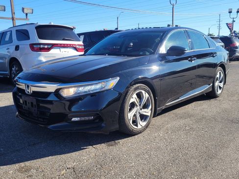 Used 2018 Honda Accord EX image 3