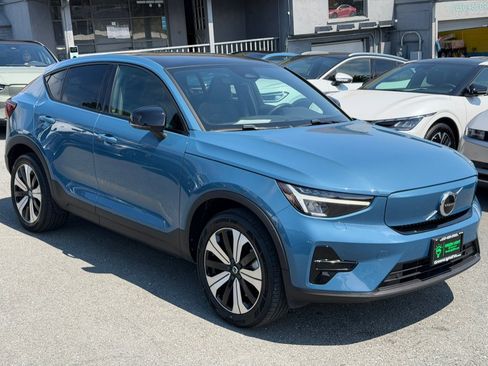 Used 2023 Volvo C40 Recharge Core w/ Climate Package AWD/4WD image 3