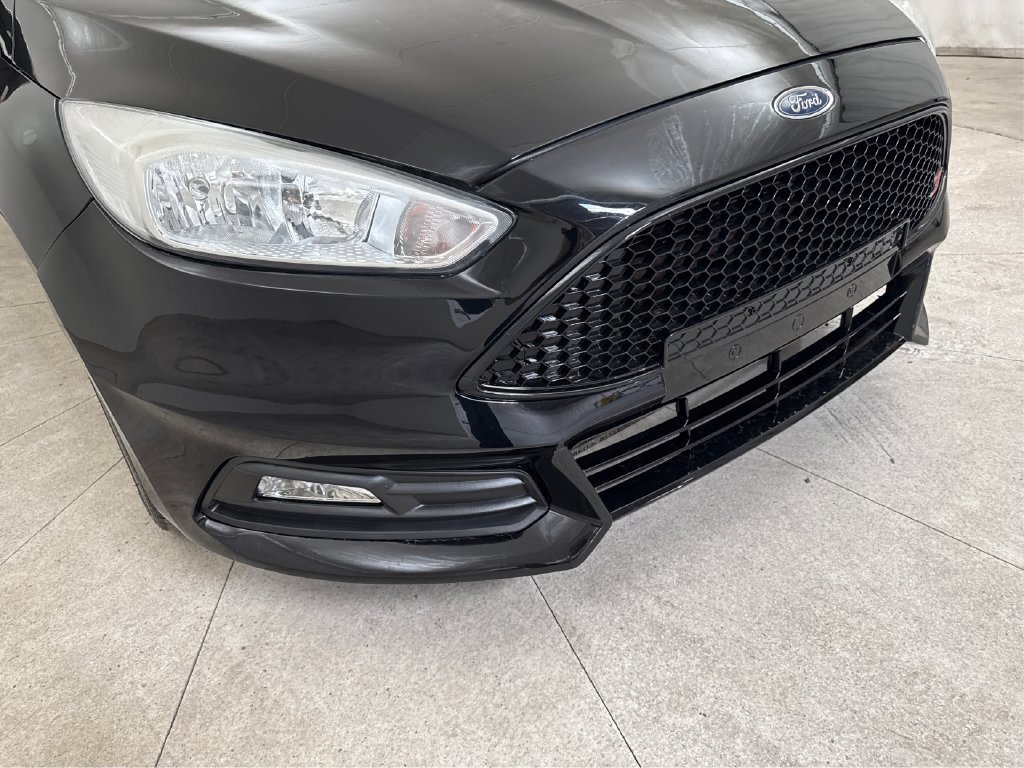 Used 2017 Ford Focus ST FWD image 32