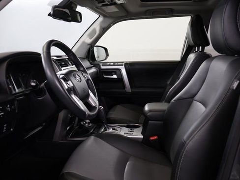 Used 2020 Toyota 4Runner SR5 Premium image 9