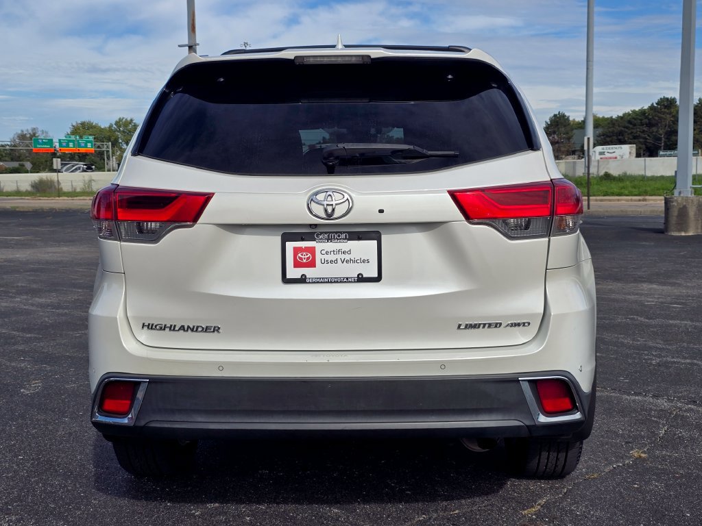 Certified 2019 Toyota Highlander Limited Platinum AWD/4WD image 18