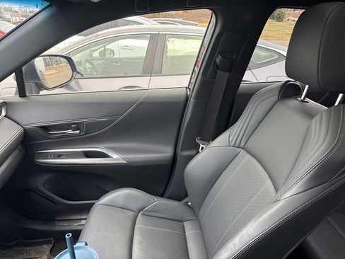 Used 2022 Toyota Venza Limited w/ Advanced Technology Package image 23