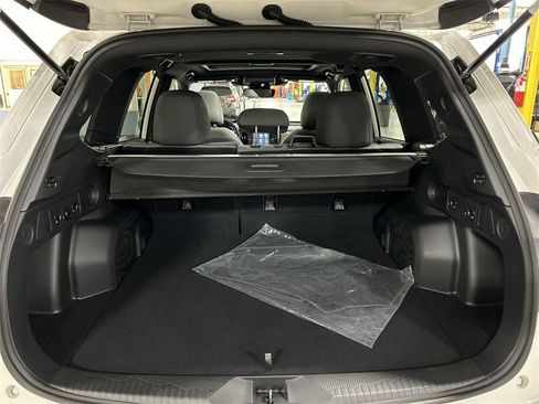 Certified 2025 Subaru Forester Premium image 27