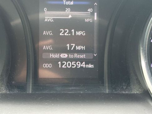 Used 2019 Toyota Camry SE FWD image 14
