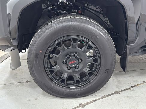 Certified 2025 Toyota Tacoma Limited image 24