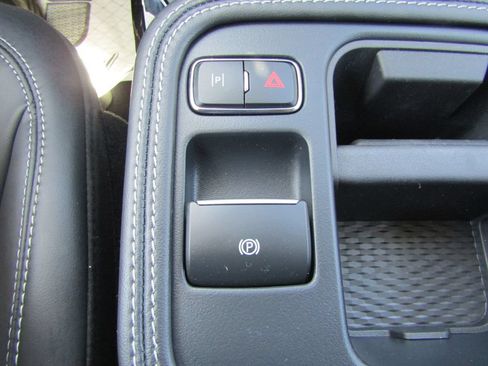 Used 2025 Ford Mustang Mach-E Premium AWD/4WD image 32