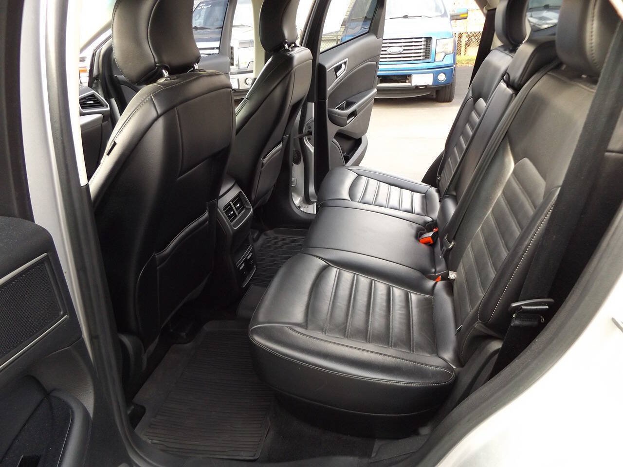 Used 2017 Ford Edge SEL w/ Equipment Group 201A AWD/4WD image 14