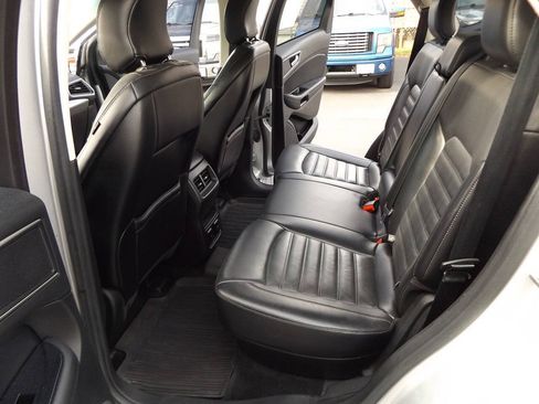 Used 2017 Ford Edge SEL w/ Equipment Group 201A AWD/4WD image 14