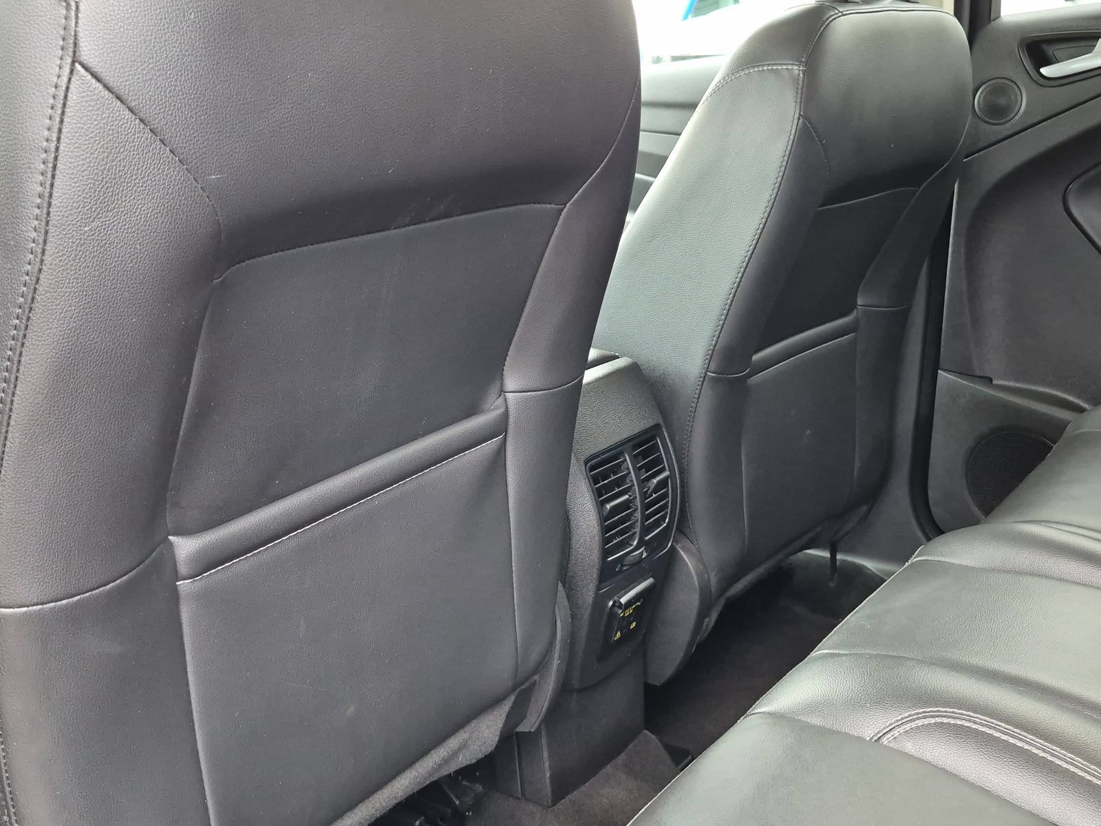 Used 2019 Ford Escape Titanium AWD/4WD image 18