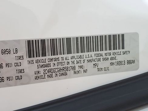 Used 2017 Dodge Grand Caravan SXT w/ Driver Convenience Group image 39