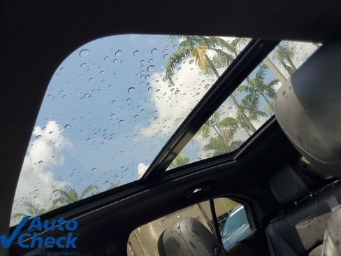 Used 2023 Cadillac XT4 Premium Luxury FWD image 21