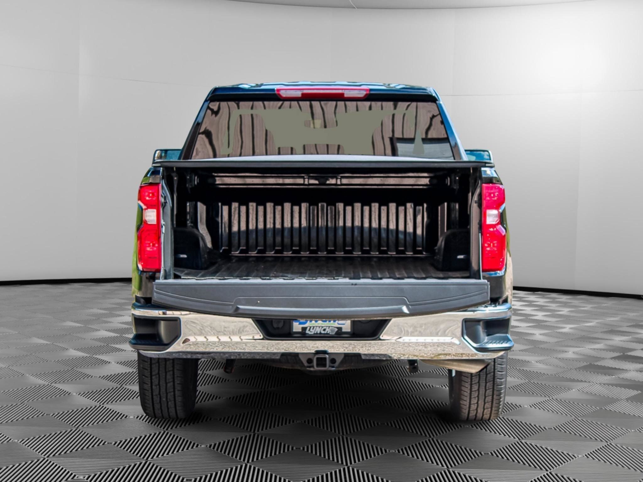 Used 2025 Chevrolet Silverado 1500 LT AWD/4WD image 7