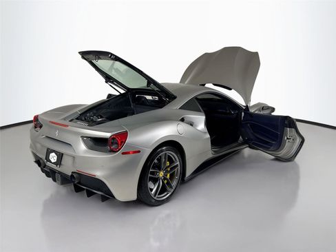 Used 2016 Ferrari 488 GTB image 36