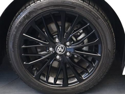 Used 2021 Toyota Camry SE w/ Carpet Mat Package (TMS) FWD image 10