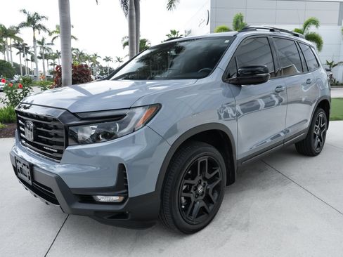 Used 2025 Honda Passport Black Edition image 6