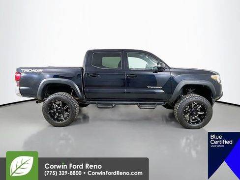 Used 2018 Toyota Tacoma TRD Off-Road AWD/4WD image 10