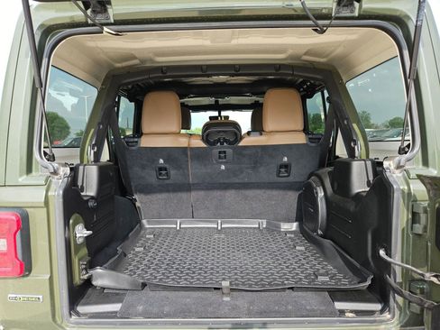 Used 2021 Jeep Wrangler Unlimited Sahara AWD/4WD image 23